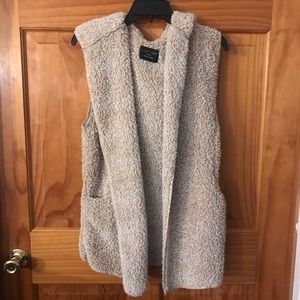 NWOT Small Fur Hooded Vest